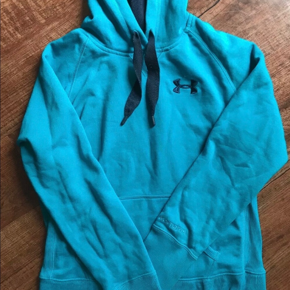 Womens Under Armour sweater hoodie